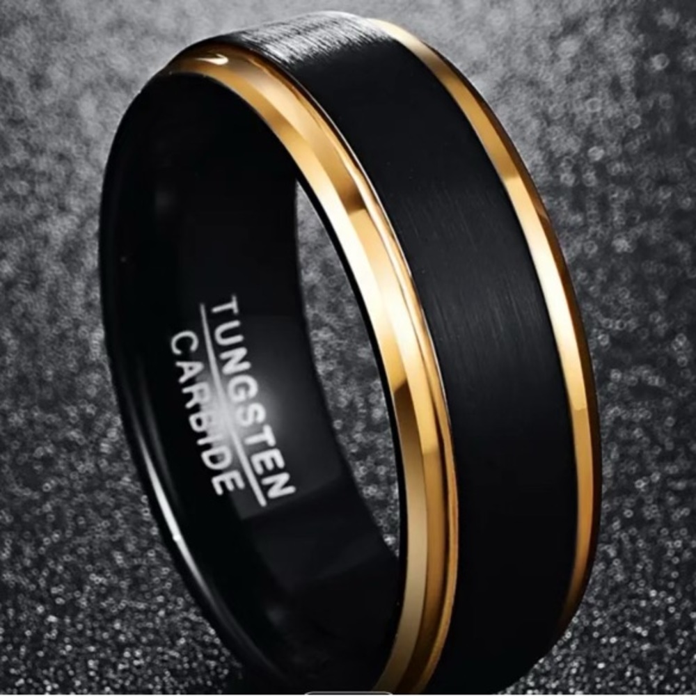 MENS TUNGSTEN CARBIDE BLACK & GOLD RING SIZE 10